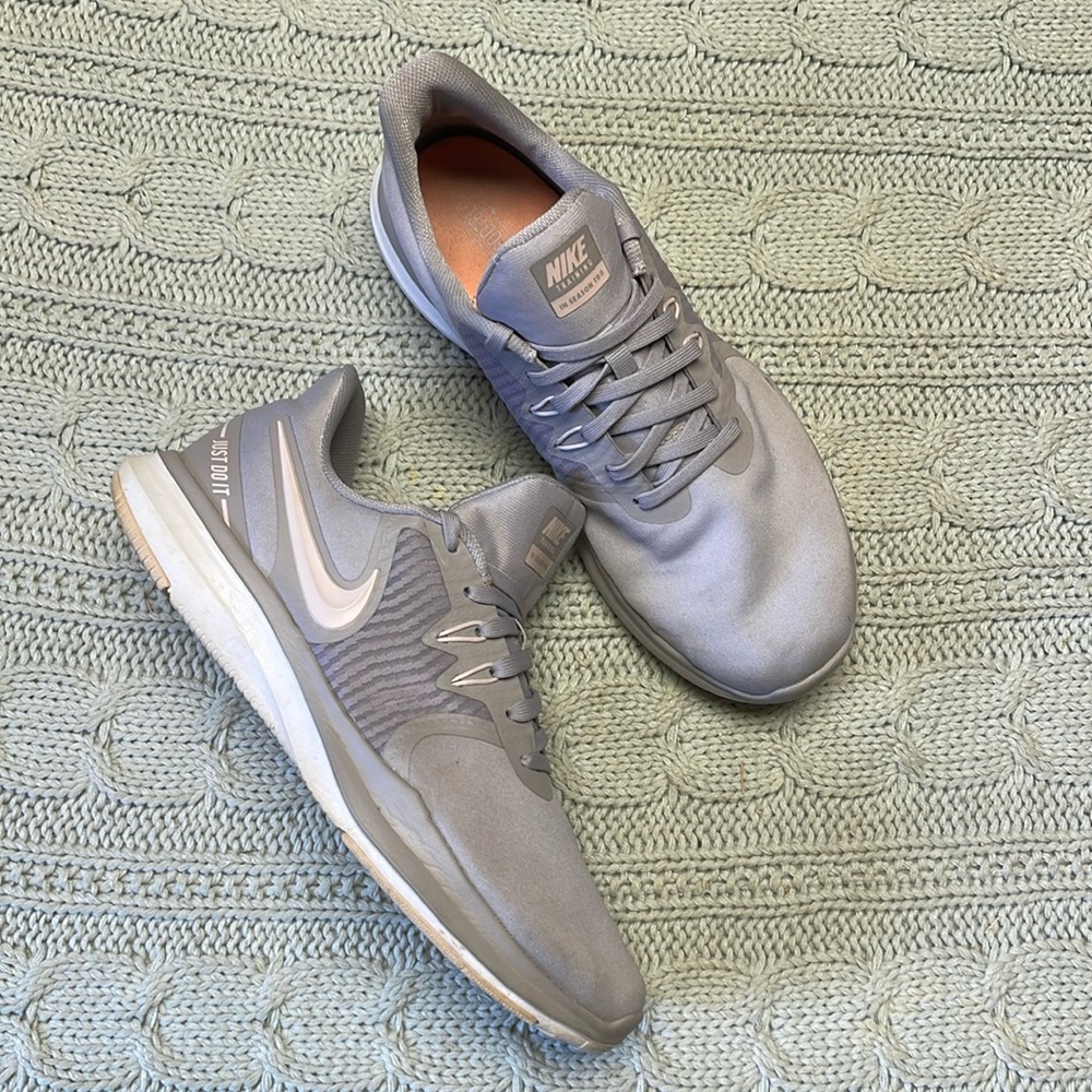 Nike training TR8 sneaker purple grey and pink size